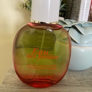 SOLD ✅Clarins Eau des jardins